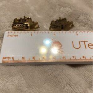 Vintage Bulldozer Cuff Links Leavens Mtg. Gold Tone